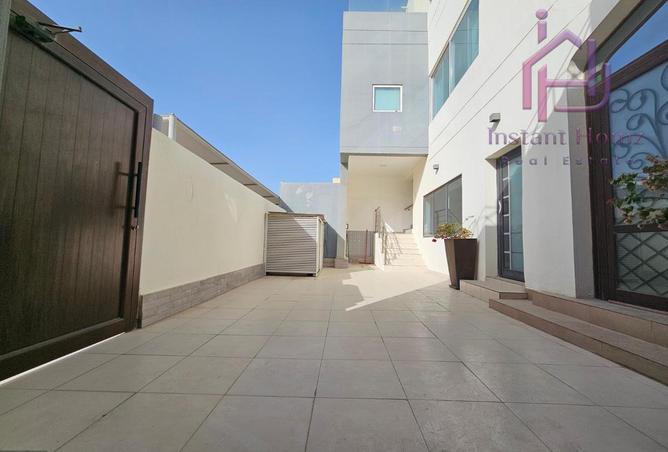 995625 - Property Image 2