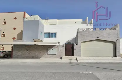 Villa - 5 Bedrooms - 7+ Bathrooms for sale in Karrana - Northern Governorate