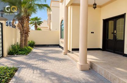 Villa - 5 - 6 for rent in Al Juffair - Capital Governorate