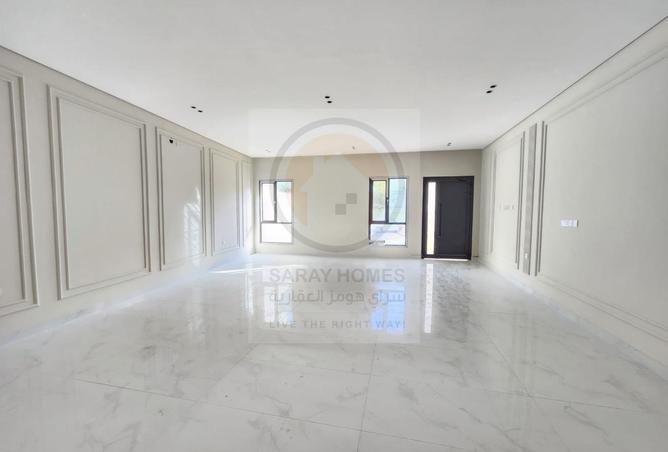 56300609 - Property Image 2
