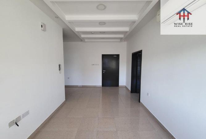 989861 - Property Image 3