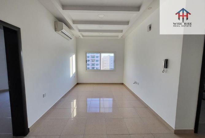 989861 - Property Image 2