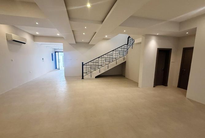 998259 - Property Image 2