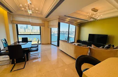 Apartment - 2 Bedrooms - 3 Bathrooms for rent in Reef Island - Capital Governorate