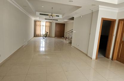 Villa - 3 Bedrooms - 4 Bathrooms for rent in Jurdab - Central Governorate