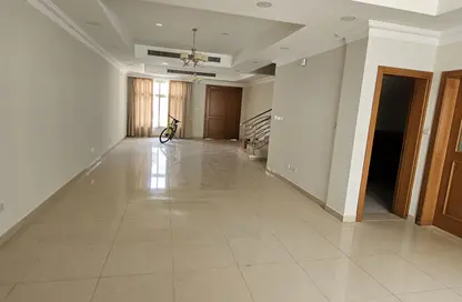 Villa - 3 Bedrooms - 4 Bathrooms for rent in Jurdab - Central Governorate
