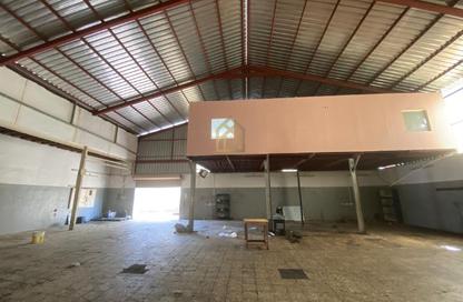 Warehouse - Studio - 2 Bathrooms for rent in Salmabad - Central Governorate