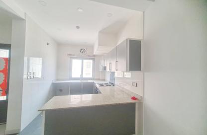Apartment - 2 Bedrooms - 3 Bathrooms for rent in Busaiteen - Muharraq Governorate