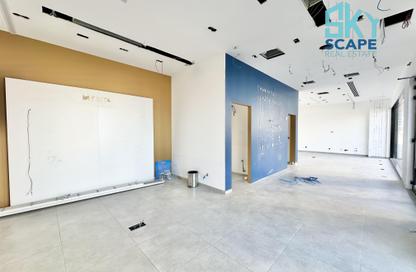 Retail - Studio - 2 for rent in Seef - Capital Governorate