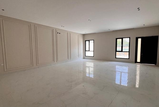 52701539 - Property Image 2