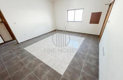 Staff Accommodation - Studio - 2 Bathrooms for rent in Tubli - Central Governorate