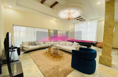 Apartment - 3 Bedrooms - 4 Bathrooms for rent in Al Juffair - Capital Governorate