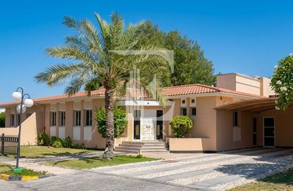 Villa - 4 Bedrooms - 5 Bathrooms for rent in Saar - Northern Governorate