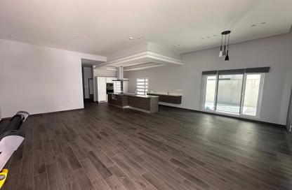 Apartment - 3 Bedrooms - 3 Bathrooms for rent in Tubli - Central Governorate