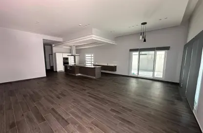 شقة - 3 غرف نوم - 3 حمامات للايجار في توبلي - المحافظة الوسطى