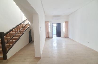 Villa - 4 - 4 for rent in Salmaniya - Manama - Capital Governorate