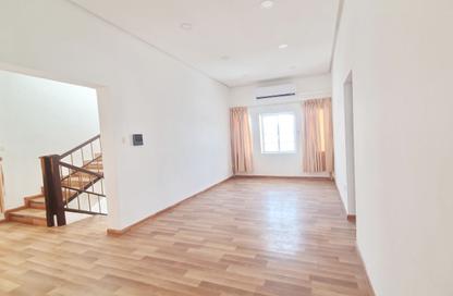Villa - 4 - 4 for rent in Salmaniya - Manama - Capital Governorate
