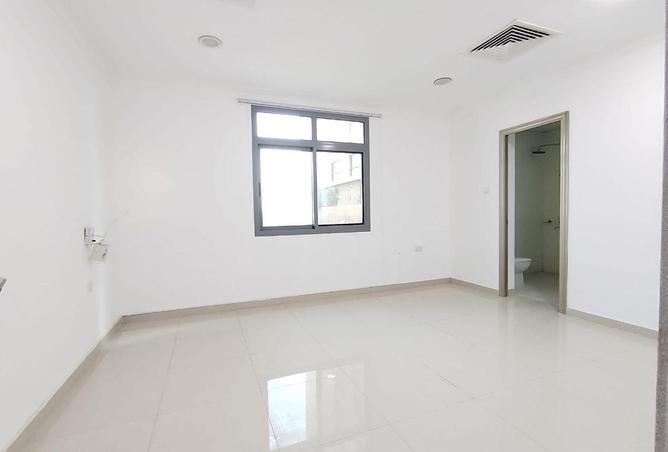 994216 - Property Image 2