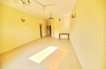 Apartment - 2 Bedrooms - 2 Bathrooms for rent in Muharraq - Muharraq Governorate