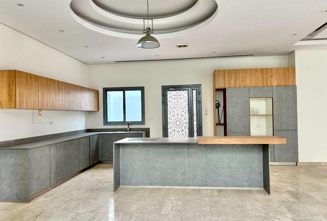 989845 - Property Main Image