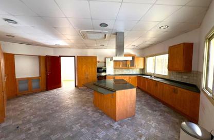Villa - 4 Bedrooms - 5 Bathrooms for rent in Saar - Northern Governorate