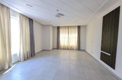 Apartment - 3 Bedrooms - 4 Bathrooms for rent in Janabiya - Northern Governorate