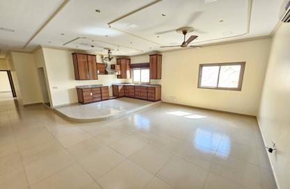 Apartment - 2 Bedrooms - 2 Bathrooms for rent in Shakhura - Northern Governorate