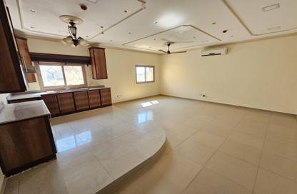 Apartment - 2 Bedrooms - 2 Bathrooms for rent in Shakhura - Northern Governorate