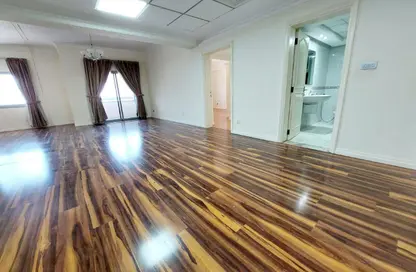 Apartment - 2 Bedrooms - 2 Bathrooms for rent in Um Al Hasam - Manama - Capital Governorate