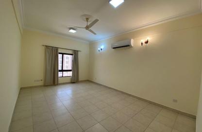 Apartment - 2 Bedrooms - 2 Bathrooms for rent in Al Burhama - Manama - Capital Governorate