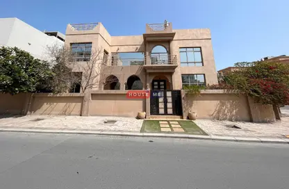 فيلا - 6 غرف نوم - 6 حمامات للبيع في قلالي - المحرق