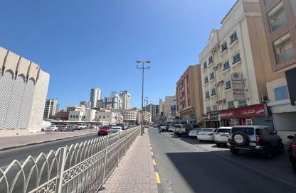 متجر - استوديو للايجار في شارع المعارض - الحورة - محافظة العاصمة