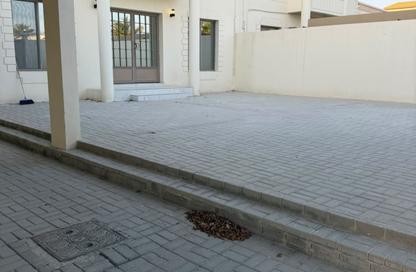 Villa - 4 Bedrooms - 4 Bathrooms for rent in Riffa - Southern Governorate