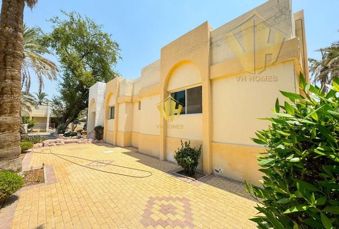 988697 - Property Image 3