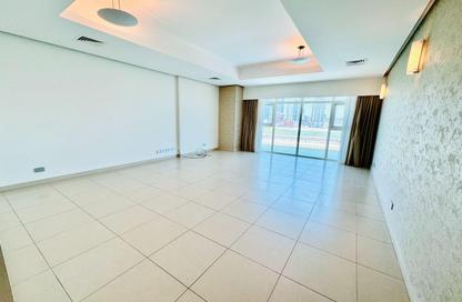 Apartment - 2 Bedrooms - 3 Bathrooms for rent in Reef Island - Capital Governorate Apartment - 2 Bedrooms - 3 Bathrooms for rent in Reef Island - Capital Governorate