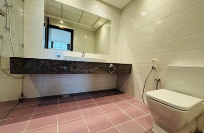 Apartment - 2 Bedrooms - 3 Bathrooms for rent in Reef Island - Capital Governorate