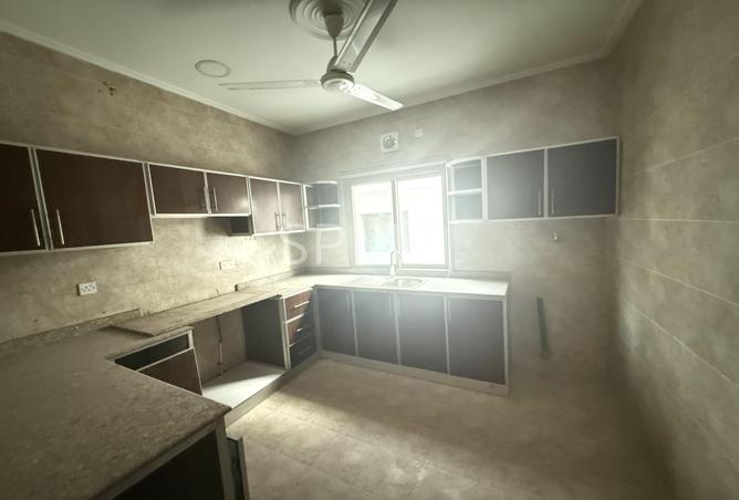 992937 - Property Image 2