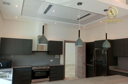 Villa - 5 Bedrooms - 4 Bathrooms for rent in Janabiya - Northern Governorate