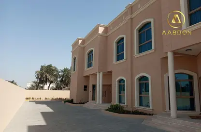 فيلا - 5 غرف نوم - 4 حمامات للايجار في الجنبية - المحافظة الشمالية