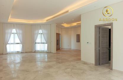 Villa - 5 Bedrooms - 4 Bathrooms for rent in Janabiya - Northern Governorate
