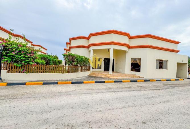 2Olty204yrQ - Property Main Image