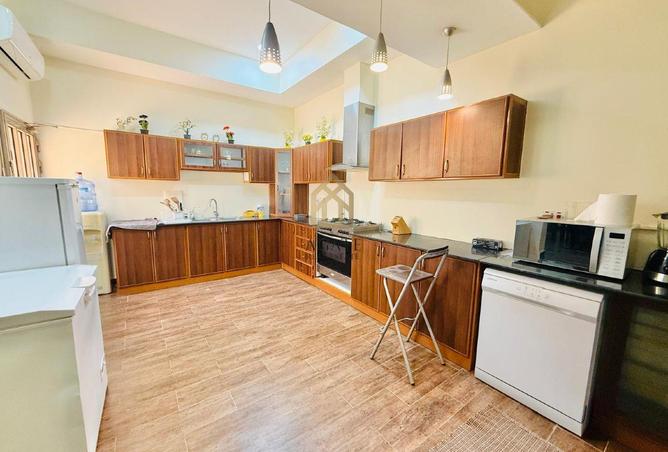 54151068 - Property Image 3