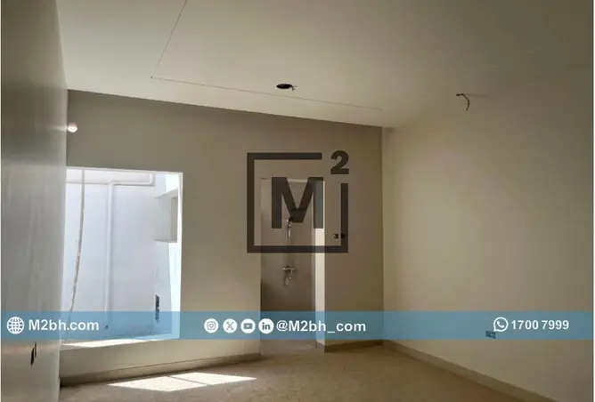984370 - Property Image 2