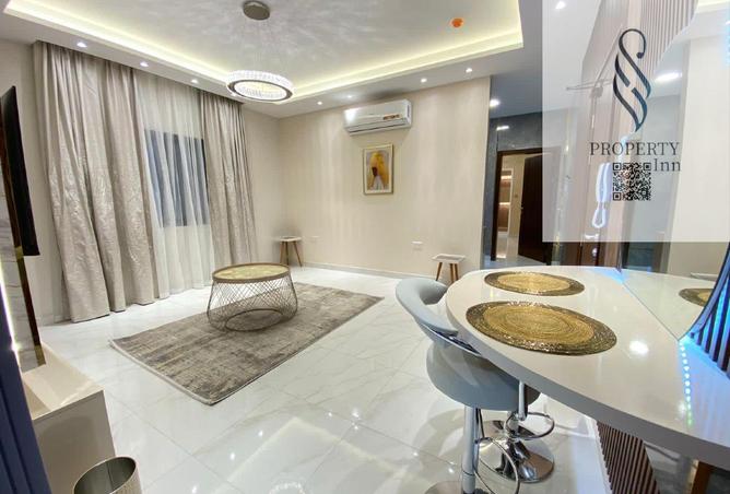 990340 - Property Image 2