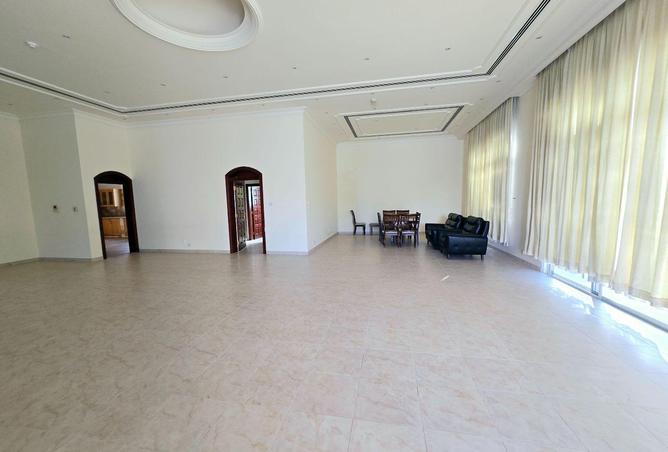 54970123 - Property Image 3