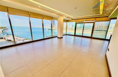 Apartment - 3 Bedrooms - 4 Bathrooms for rent in Reef Island - Capital Governorate