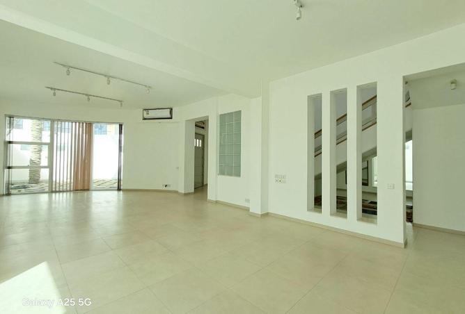 997308 - Property Image 3