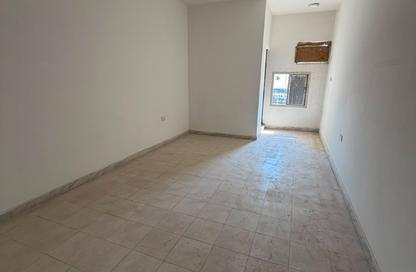 Labor Camp - Studio - 7+ Bathrooms for rent in Hamala - Northern Governorate