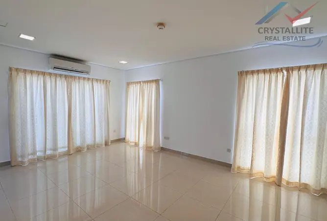 57551998 - Property Image 2