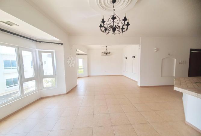 54068198 - Property Main Image